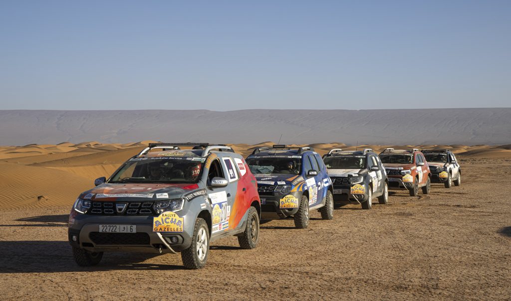 RALLYE AÏCHA DES GAZELLES DUSTER TIIMEILLE KOLMOISVOITTO Dacia fi